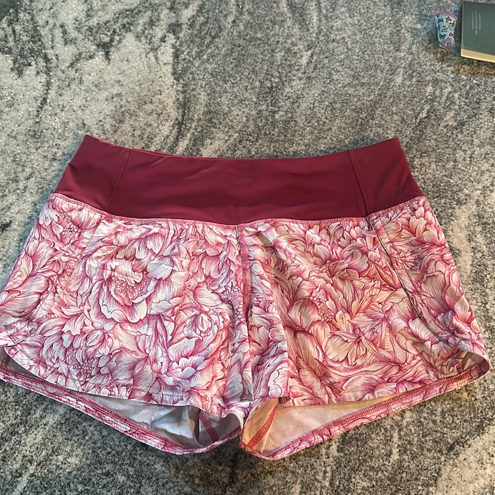 Lululemon Speed Up Short- mid rise